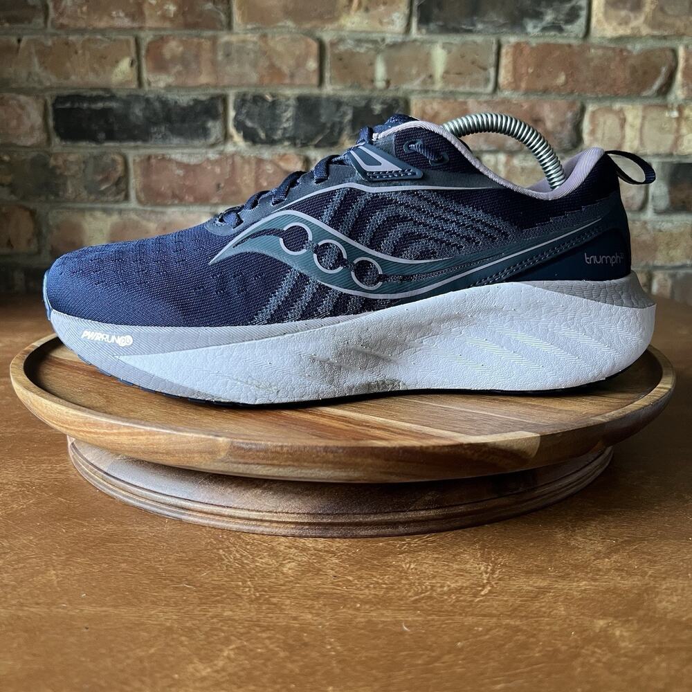 Saucony Triumph 22 Women’s Size 9.5B Med Navy Dusk Running Shoes Sneakers